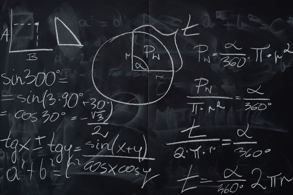 Tableau avec formule mathématique de l'aire d'un triangle