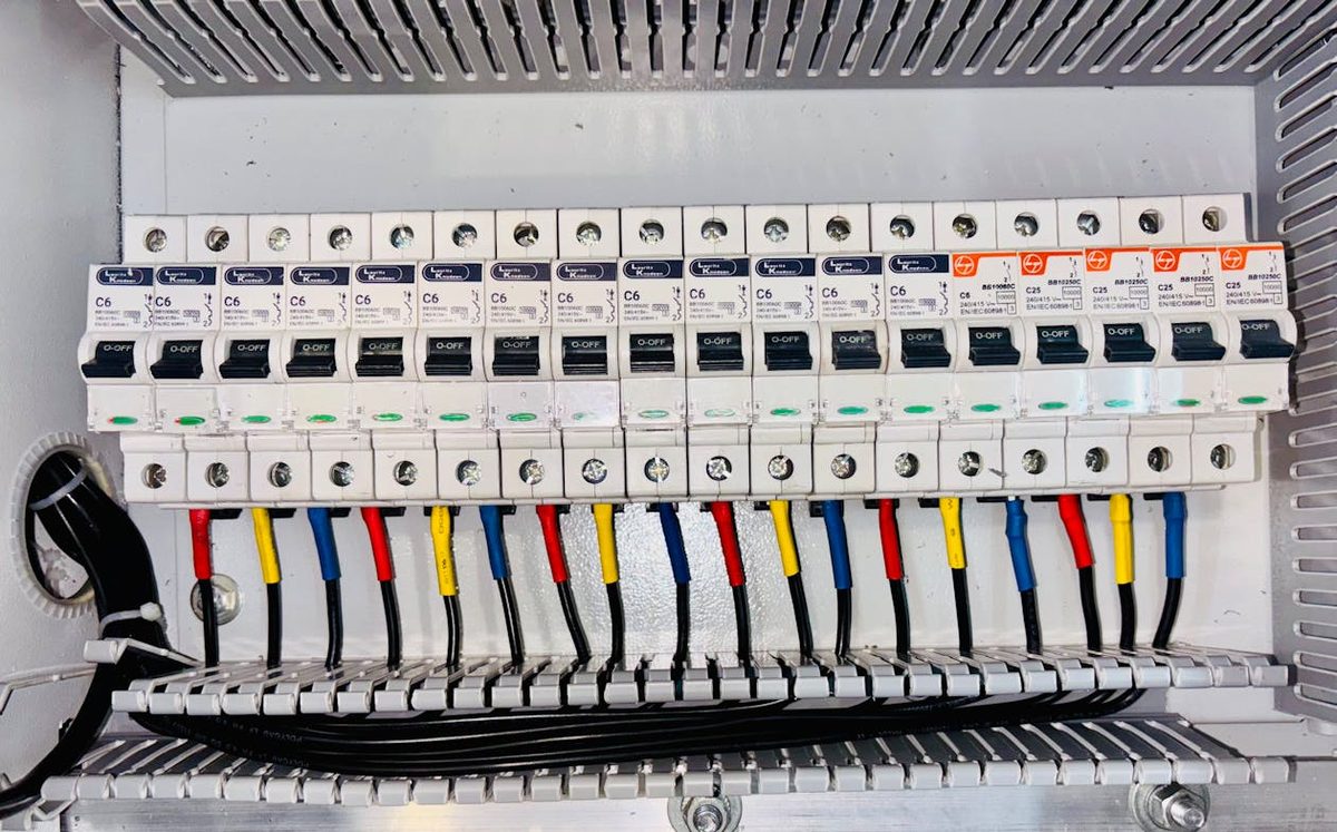 Tableau électrique avec disjoncteurs différentiels