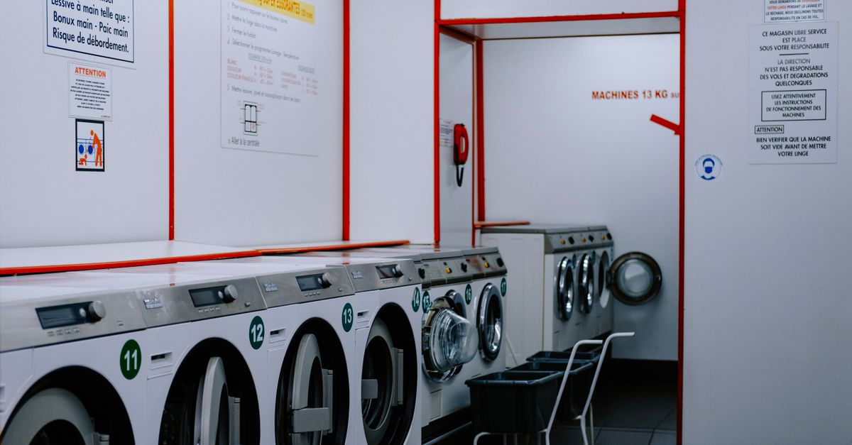 Machine à laver dans une buanderie